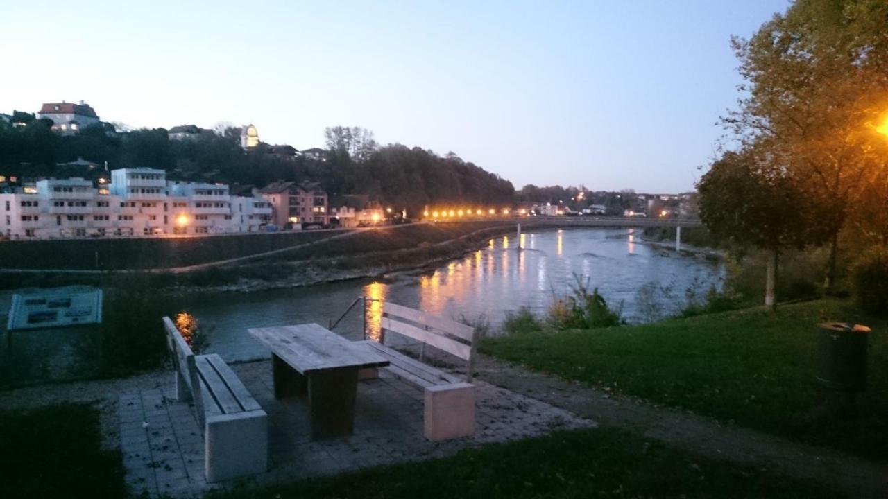 Ferienwohnung An Der Idyllischen Salzachschleife Naehe Salzburg Laufen Exteriör bild